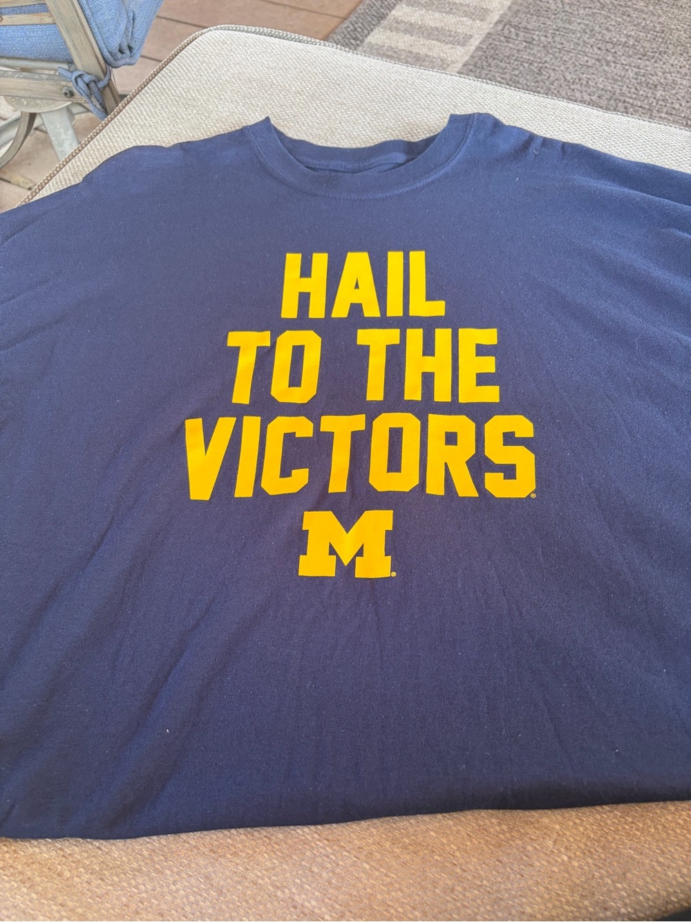 University of Michigan Navy 'Hail to the Victors' Graphic T-Shirt- men’s XXL